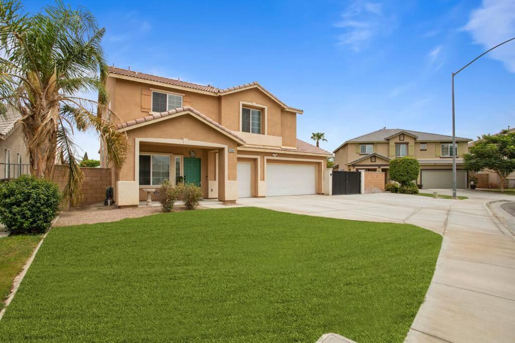 Desert Fantasy Oasis Pool, Jacuzzi, Royal Beds Villa Coachella Exterior foto